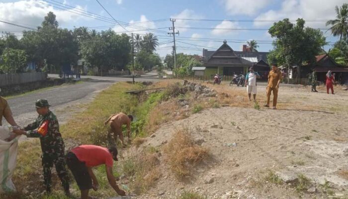 Babinsa Sidrap, Bikin Masjid Bersih, Ibadah Jadi Nyaman