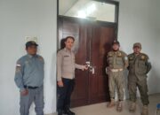 Personil Polsek Polsek Cibeunying kidul berikan pelayanan Kepada Masyarakat di pagi hari