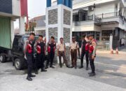 Anggota Sat Samapta Polres Karawang laksanakan Patroli Perintis Presisi dan Prekat serta menyambangi Scurity Perumahan Gading Elok 1.