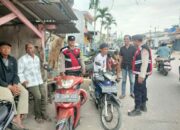 Patroli Sore Hari Polsek Cilamaya Ingatkan Warga di Pertigaan Kecepet Waspada Perdagangan Orang