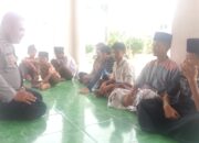 Anggota Polsek Pedes Buka Jum’at Curhat Di Aula Masjid Kecamatan Pedes karawang