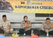 Polresta Cirebon Gelar Jum’at Curhat di Masjid Kramat Al Karomah Pasalakan.