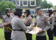 Kapolresta Cirebon Berikan Penghargaan Kepada Personil