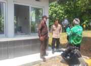 Polsek Ciampel, Aipda Handri Juniawan Melaksanakan Patroli Dialogis Antisipasi C3 dan Kejahatan Lainnya Pada Wilayah Kawasan KIM Desa Parungmulya.