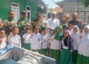 Jum’at Berkah, Kodim 0614/Kota Cirebon Bagikan Bansos Beras Ke Pesantren