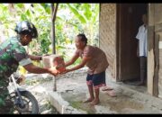Babinsa Koramil 0620-01/Gunung Jati Berikan Sembako untuk Warga Tidak Mampu