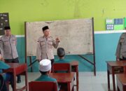 Cegah Radikalisme, Dai Polri Beri Bimbingan kepada Santri Ponpes Amanah Putra Poso