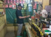 Kring Serse Polsek Banyusari Datangi Toko Jamu Temukan Miras 2 Botol Kecil