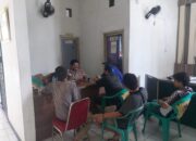 Bhabinkamtibmas Desa Bolang rangkul Ketua dan Anggota PPS Desa Bolang untuk Ciptakan Keamanan pada Pilkada tahun 2024
