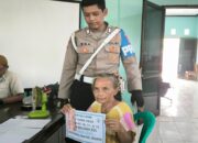 Bripka Ega Monitoring Penyaluran BLT DD Tahap 4 di Desa Cikampek Timur
