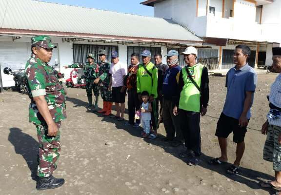 Bakti Koramil Tellu Limpoe: Pasar Amparita Kini Lebih Berseri