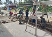 Babinsa dan Warga Bersinergi, Antisipasi Banjir di Panca Rijang