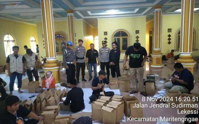 Pengamanan Polres Sidrap, Pastikan Surat Suara Aman Sampai TPS!