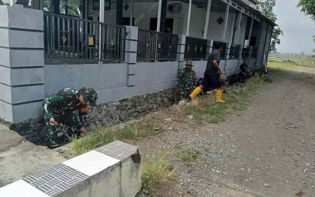 Babinsa dan Warga: Harmoni di Saluran Talawe