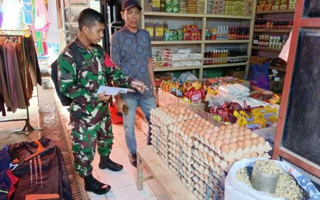 Babinsa Turun ke Pasar, Harga Stabil, Warga Tenang