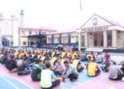 Makan Bersama di Halaman Mapolres, Ada Apa?