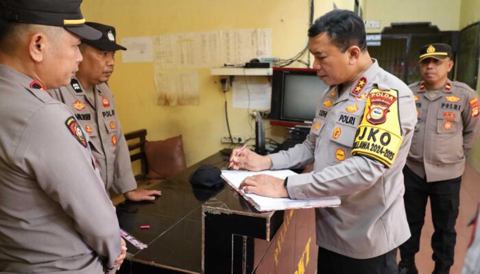 Kapolda Sambangi Polsek, Suntik Semangat Bhayangkara