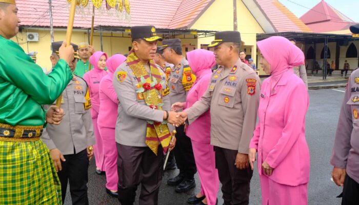 Kunjungan Kapolda Sulsel di Pinrang: Benih Harapan dan Pesan Ketegasan