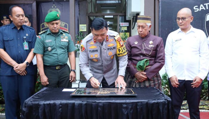 Kapolda Sulsel Resmikan Ruang Restorative Justice di Polres Palopo