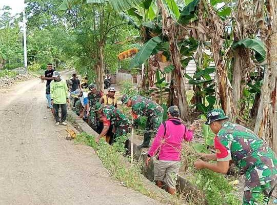 Aksi Heroik TNI! Koramil Baranti Turun Tangan Cegah Banjir