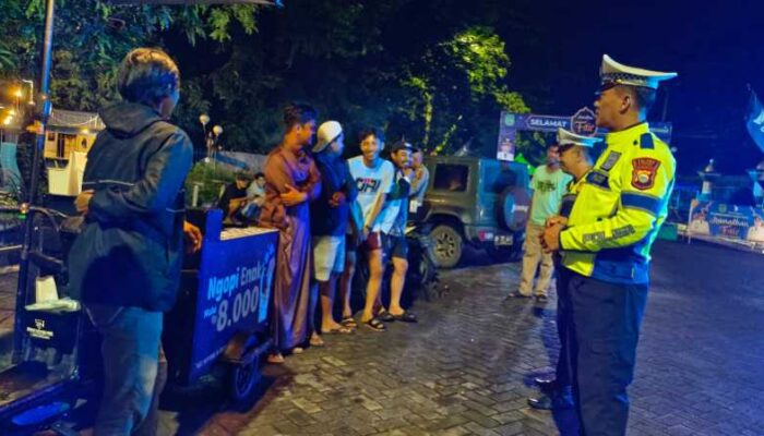 Patroli Blue Light Terangi Malam Ramadan di Kota Beras, Warga: “Kami Lebih Tenang”