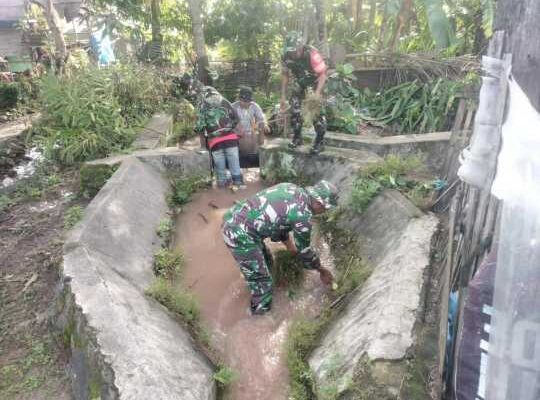 Babinsa, Petani, dan Cinta di Tengah Sawah
