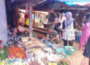 Babinsa Cek Harga di Bilokka, Pedagang Nakal Kena Getar!