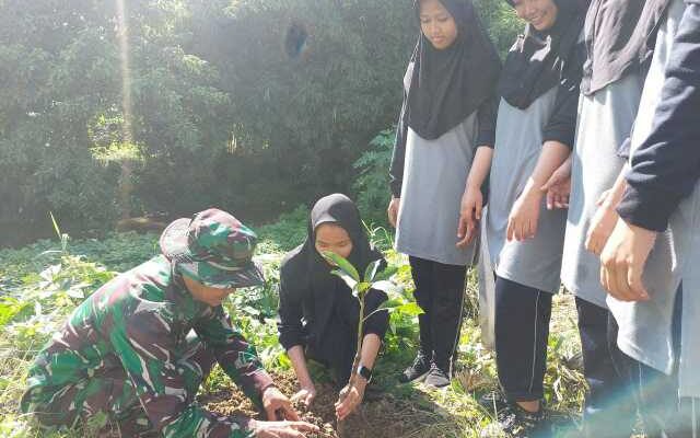 Danramil, Santri, dan Kepedulian Terhadap Bumi