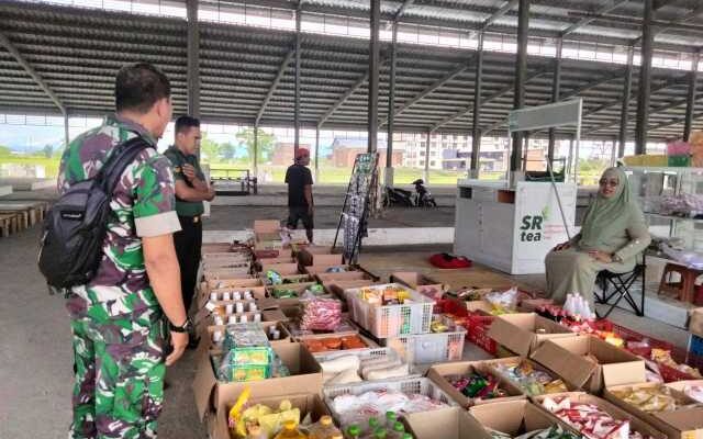 Dapur Warga Aman! Babinsa Cegat Inflasi di Pasar Batu Lappa