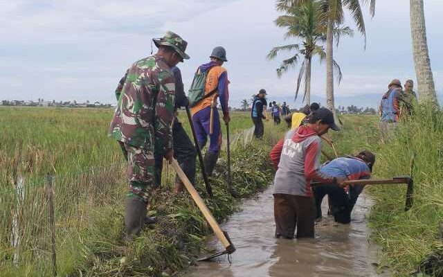 Irigasi Bersih: Satu Potret Babinsa Jadi Motor Utama