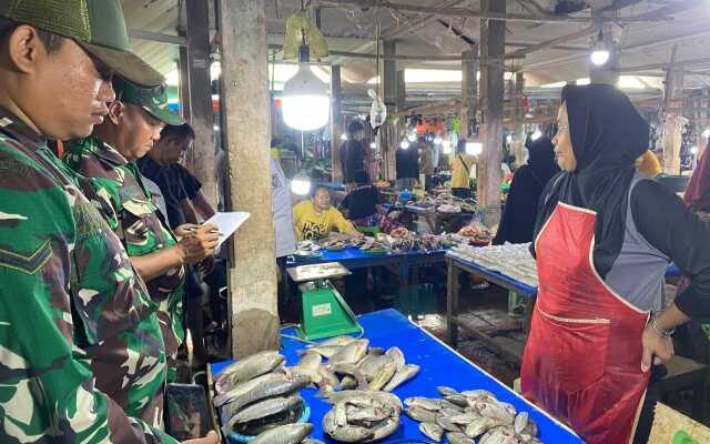 Harga Sembako di Sidrap Dipantau Ketat! Ini Temuan Mengejutkan Babinsa