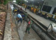 Panca Rijang Bergerak! Babinsa dan Petani Bersihkan Irigasi