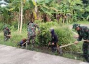 TNI Bersih-Bersih Parit Sidrap