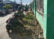 Personel Babinsa Aksi Bersih Masjid, Warga Terharu!