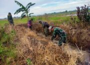 Pelda Abd. Halim Pimpin Warga Jaga Air Sawah