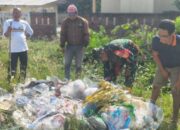 Anggota Koramil 1420-07/Baranti Gelar Karya Bakti Bersih Pasar