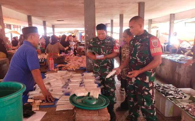 Pasar Tenang, Warga Senang! Ini Aksi Keren Babinsa Baranti