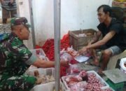 Sertu Sugati Cek Harga, Pedagang Senyum!