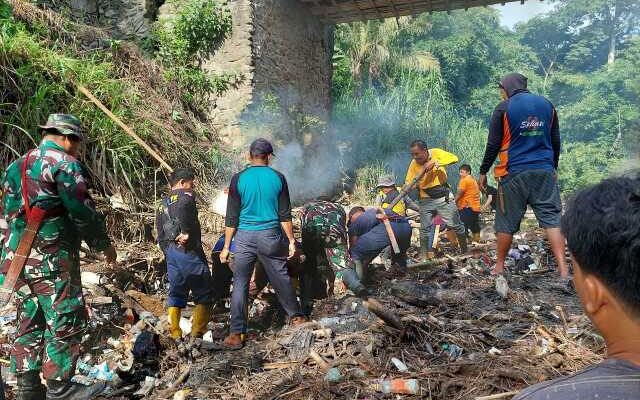 Peltu Sahabuddin: Sungai Bukan Tempat Sampah!