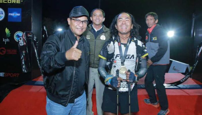 Irjen Pol Hadi Panaskan Rinjani 100