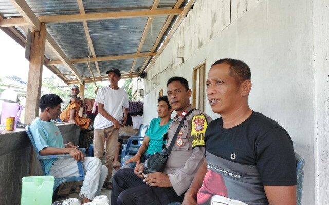 Bhabinkamtibmas Desa Ueralulu Ajak Warga Bersatu Lawan Paham Radikalisme