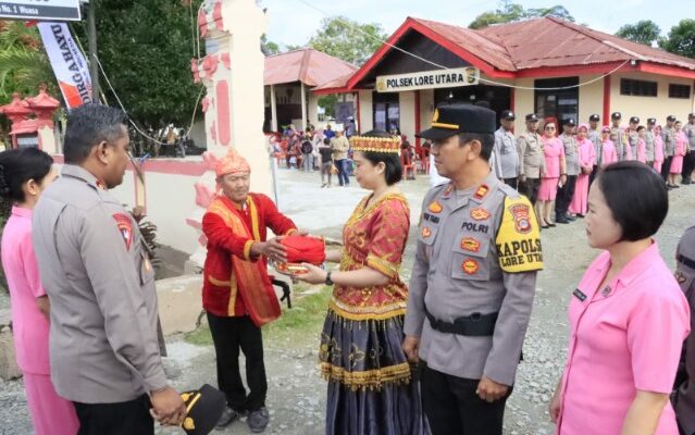 Hari Kedua Kapolres Poso Kunjungi Polsek Lore Utara Yang di Warnai dengan Aksi Sosial dan Ajakan Lomba Kreativitas