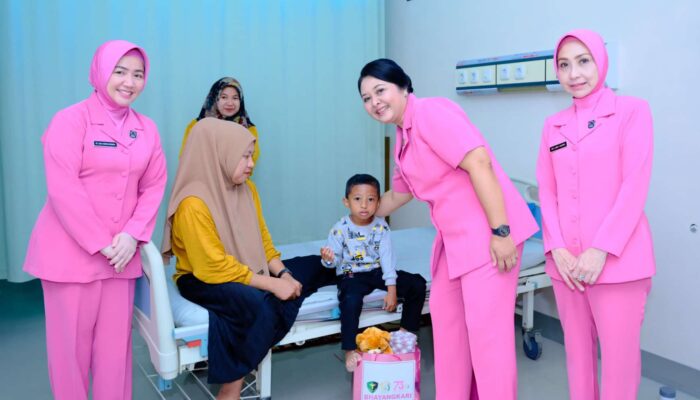 Aksi Nyata Ketua Bhayangkari Daerah Sulsel di RS Bhayangkara