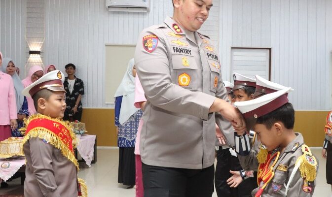 Momen Manis Penasehat YKB Bersama Anak TK