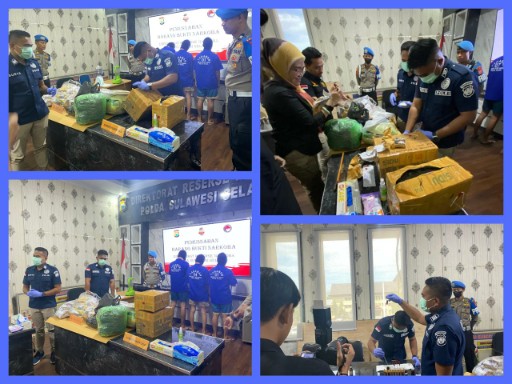 Petugas Ditresnarkoba Polda Sulsel memamerkan barang bukti narkoba hasil Operasi Antik Lipu 2025 di Makassar