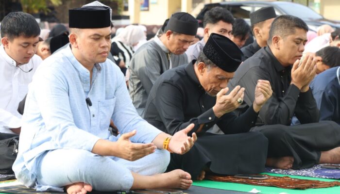Kapolres Sidenreng Rappang Sujud Bersama Rakyat