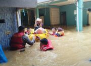 Polda Metro Jaya Evakuasi 71 Warga! Banjir Capai 1,8 Meter