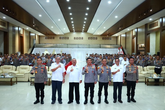 Irjen Pol. Drs. Rusdi Hartono bersama pejabat Polda Sulsel dan Kemenkeu saat pembukaan Rakernis Fungsi Keuangan Polda Sulsel 2025.