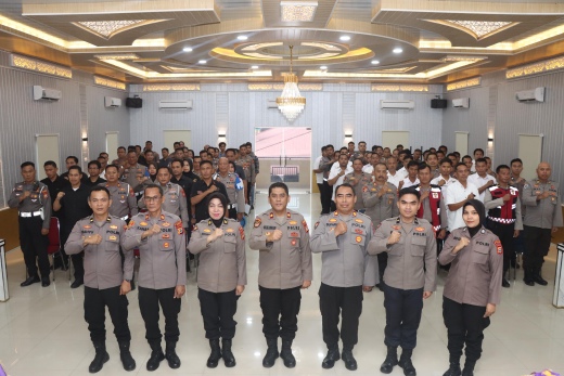 Personil Polres Sidrap ikuti penyuluhan hukum bersama Bidkum Polda Sulsel.