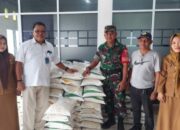Babinsa Koramil 05/Dua Pitue Pastikan Bantuan Tepat Sasaran